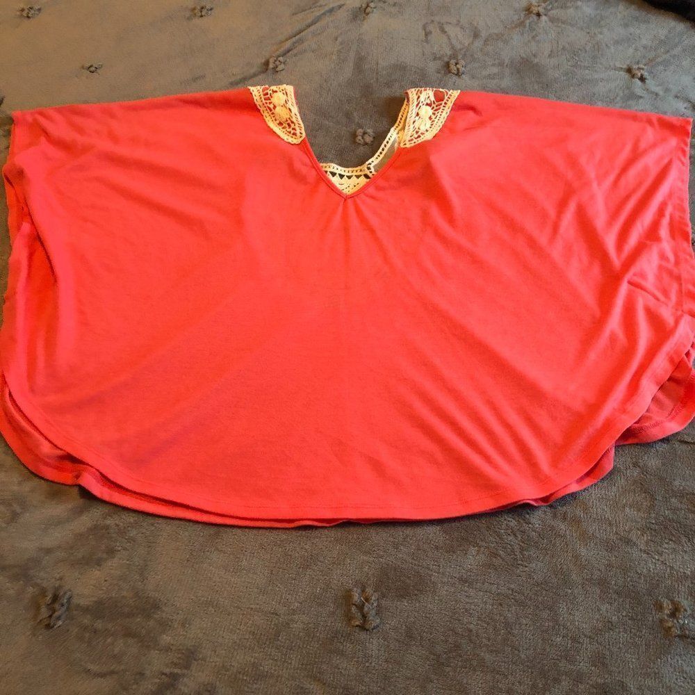 Womens NWT Pullover SS Tunic Top Size S         KS
